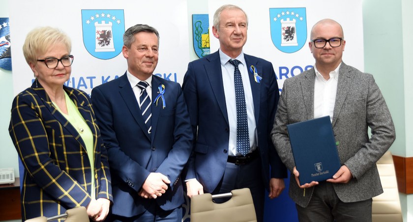Wkrótce ruszą prace przy przebudowie budynku po dawnym sądzie - podpisano umowę