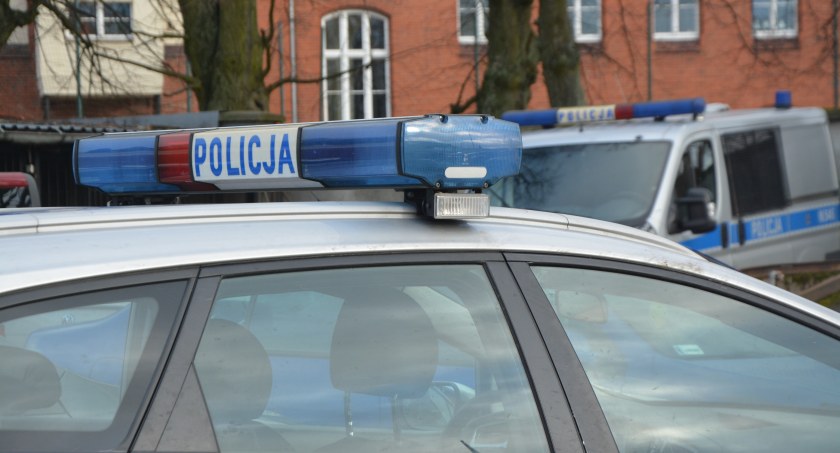 Borkowo. Zmusił motocyklistę do hamowania. 28-latek trafił do szpitala
