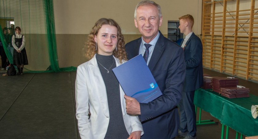 Starosta nagrodził najlepszych absolwentów liceów i techników