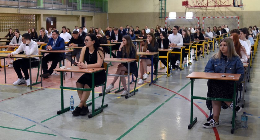 Maturzyści rozpoczęli egzaminacyjny maraton