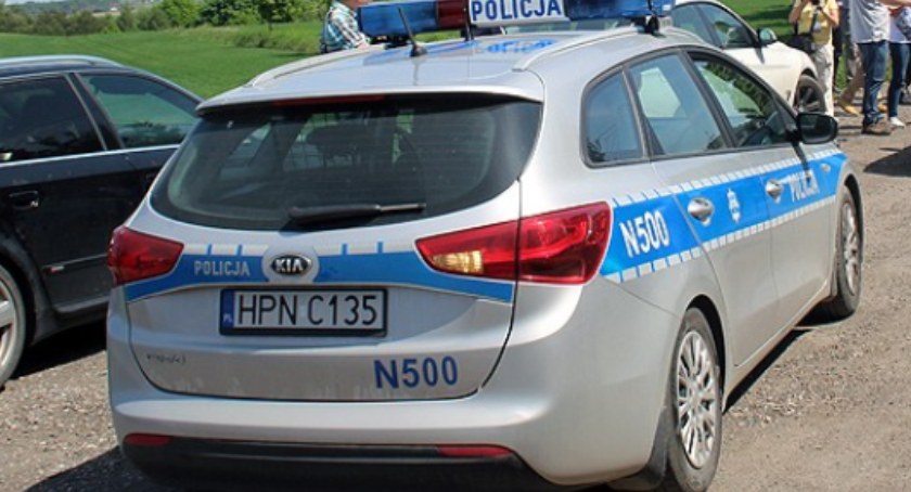 Zderzenie dwóch pojazdów w Sierakowicach