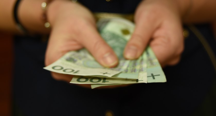 Chmielno. Najlepsze uczennice wyróżnione stypendami wójta