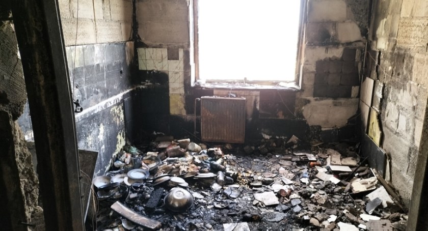 Glincz.  Ta noc była koszmarem. Ośmioosobowa rodzina straciła dom w pożarze 