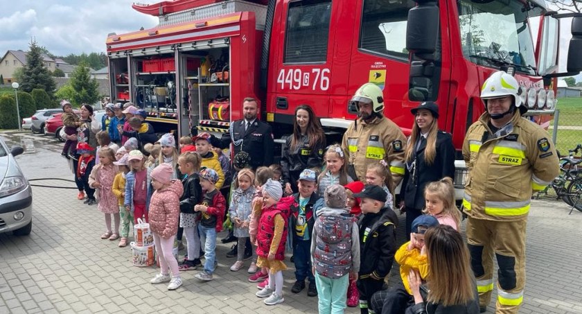 Gm. Sulęczyno. Strażacy odwiedzili przedszkolaki 