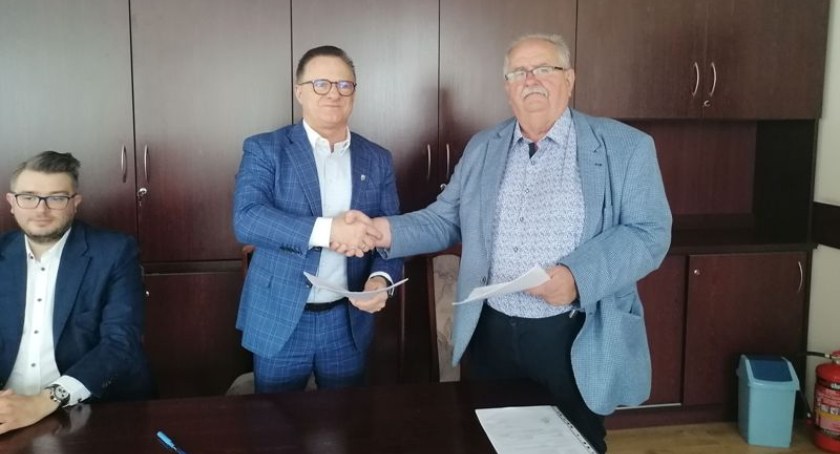 Umowa na dokończenie sali gimnastycznej w Wilanowie podpisana