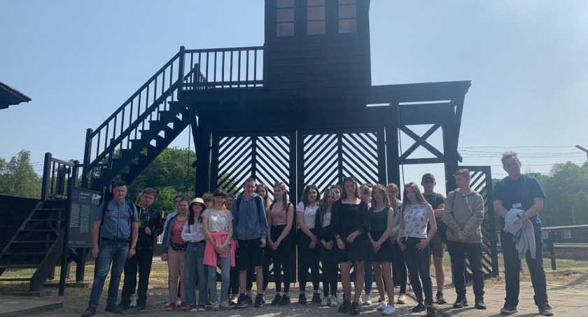 Uczniowie z Sierakowic w Muzeum Stutthof i nad Zalewem Wiślanym