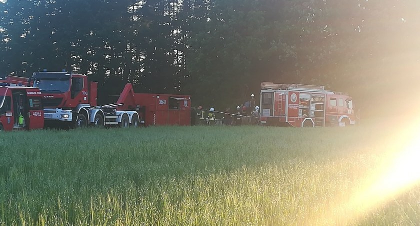 Leszczynki. Młody mężczyzna przysypany przez ziemię 