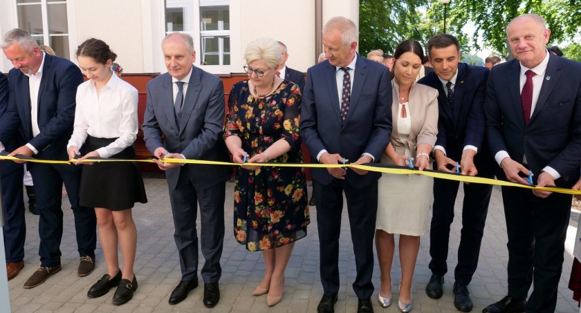 W żukowskich szkołach zabrzmiał ostatni dzwonek - w Pępowie otwarto nowe skrzydło szkoły