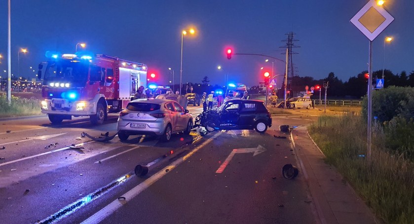 Nocny pościg za 19-latkiem z Żukowa do Gdańska, gdzie spowodował kolizję z trzema pojazdami