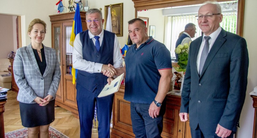 Kartuzy. Gmina wyremontuje drogi w 11 miejscowściach - sprawdź, gdzie