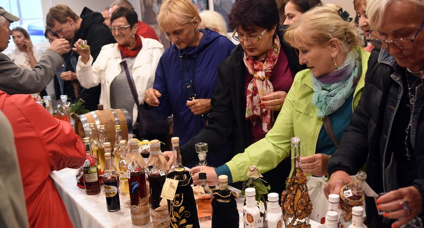 Rekordowy Festiwal Nalewek Kaszubskich w Kartuzach - ponad 50 zgłoszeń