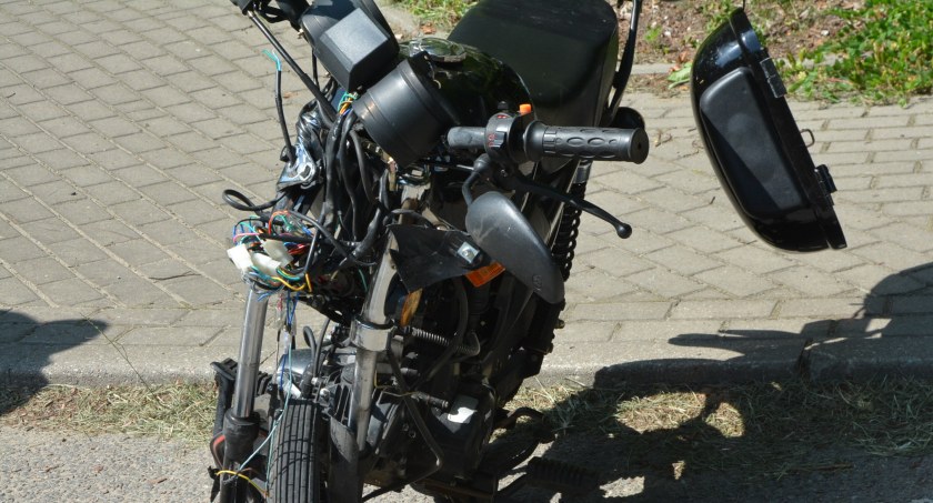 Kartuzy-Dzierżążno. Zderzenie citroena z motocyklem - ranny motocyklista