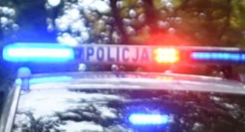 Grzybno. Zdrzerzenie dwóch aut - jedna osoba w szpitalu