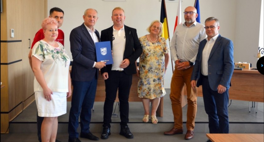 Umowa na Kaszubskie Centrum Sportowe w Żukowie podpisana