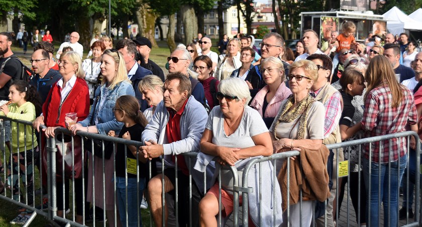 W Kartuzach rozpoczął się Jarmark Kaszubski - piękny koncert Grażyny Łobaszewskiej i Stanisława Soyki