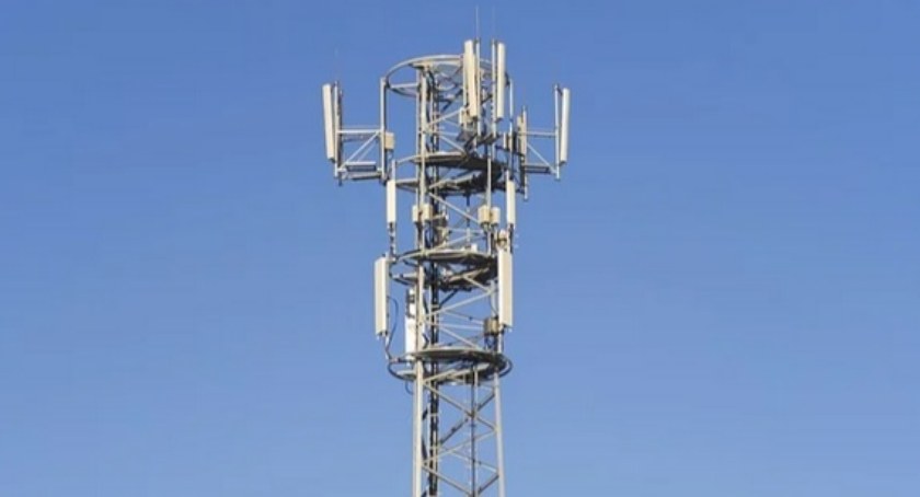 Wojna o budowę stacji GSM w Somoninie! Wójt przeciw, mieszkańcy podzieleni