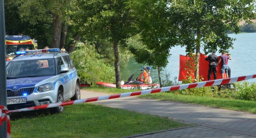 Nie żyje 18-latek, który tonął w jeziorze w Chmielnie