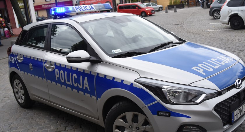 Zignorował czerwone światło - doprowadził do zderzenia trzech aut