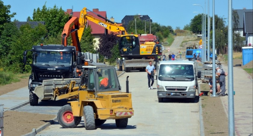 Żukowo. Trwają remonty kolejnych dróg - są utrudnienia w ruchu