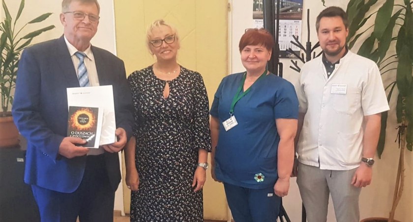 Kościerski szpital otrzymał prezent od samorządowców z Sulęczyna
