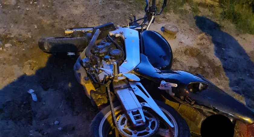 Banino. Kia zajechała mu drogę - motocyklista po zderzeniu uciekł