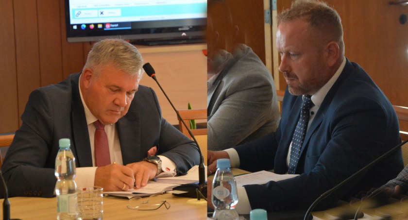 Kartuzy. Kocyk przy ulicy a grill przy zakładzie pogrzebowym. Burmistrz ściął się z szefem rady 