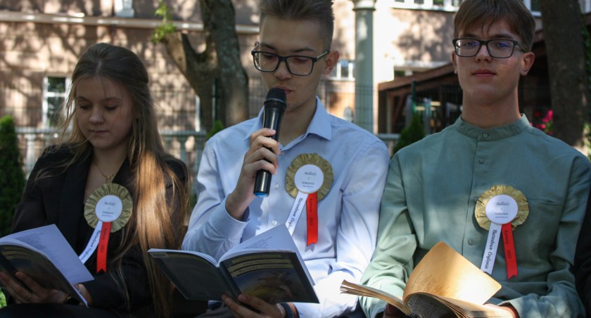Kartuzy. Narodowe Czytanie na Klasztornej
