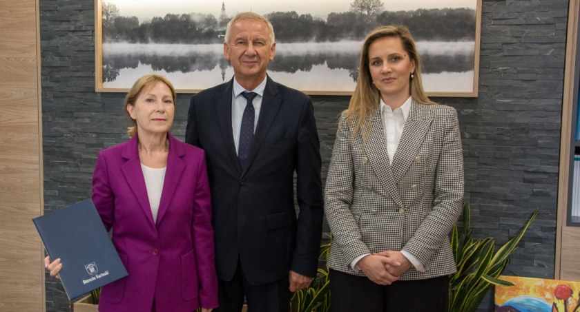 W Kartuzach kupisz leki co...dziewiątą noc!