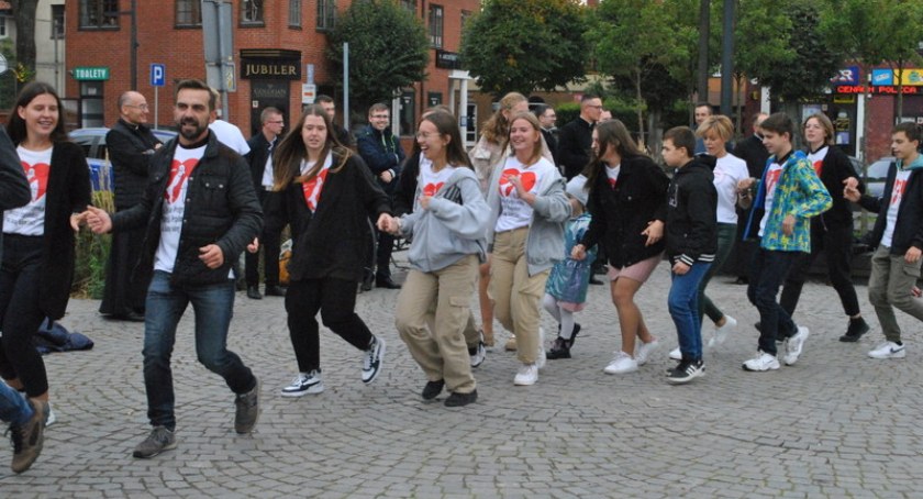 W sierpniu pielgrzymowali na Jasną Górę, w niedzielę spotkali się na kartuskim Rynku