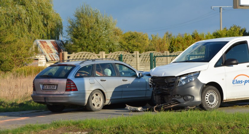 Miszewko. Czołowe zderzenie dwóch pojazdów na DK 20 