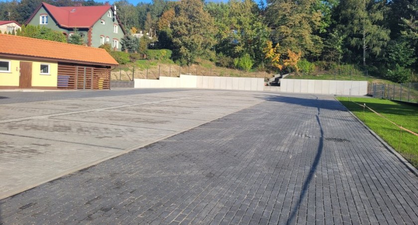 Somonino. Przy Urzędzie Gminy powstał nowy parking