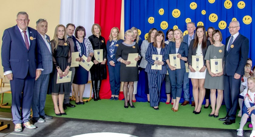W Dzierżążnie świętowano Dzień Edukacji Narodwej - nagrody dla dyrektorów i nauczycieli
