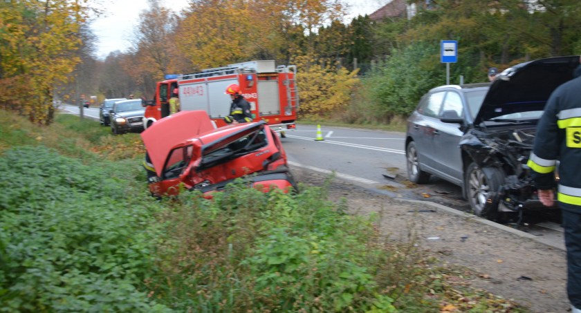 Przodkowo. Zderzenie audi z peugeotem
