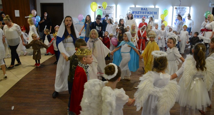 Bal Wszystkich Świętych w Barwiku - tak się bawią katolicy!