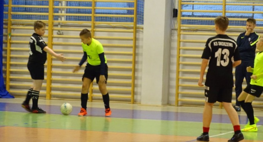 Kiełpino. Turniej piłki nożnej halowej juniorów