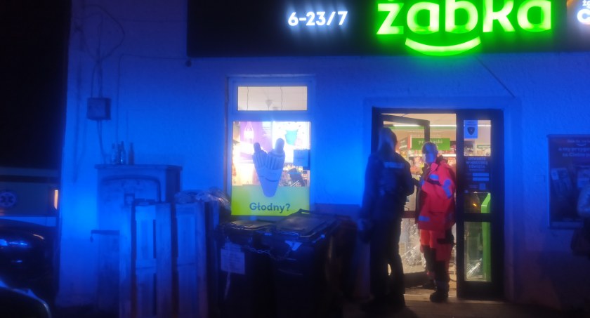 Dzierżążno. Napaść na właściciela sklepu sieci Żabka