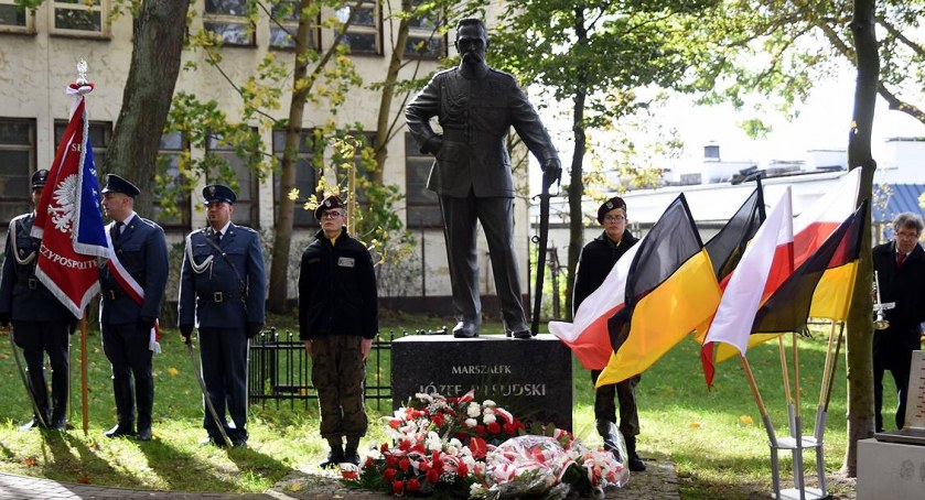 Kartuzy. Uroczystość z okazji 155. rocznicy urodzin Marszałka Józefa Piłsudskiego