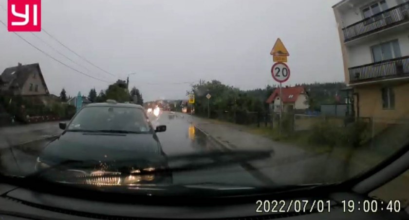 Kierowca BMW uderzył w niego i uciekł. Jest nagranie, mimo to policja od pół roku szuka sprawcy
