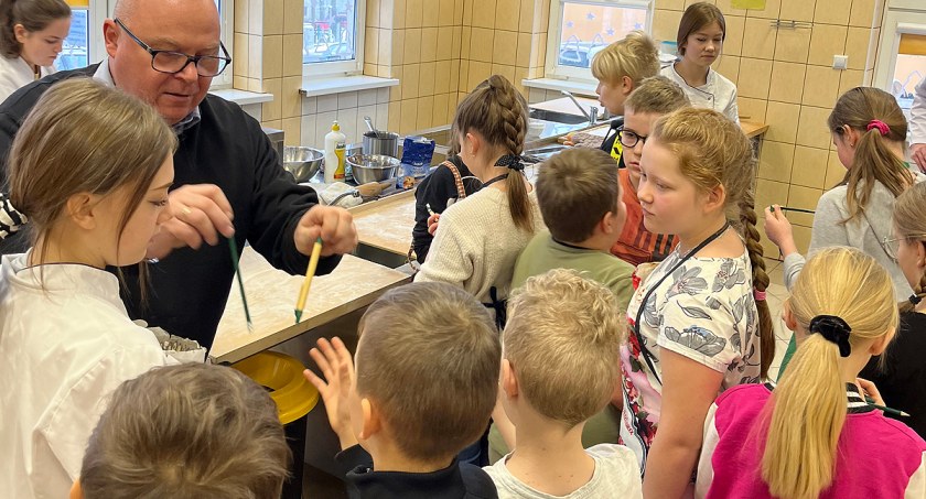 I Konkurs Nakrywania Stołów Bożonarodzeniowych i warsztaty w ZSP w Sierakowicach 