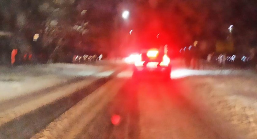 Migi. Czołowe zderzenie volkswagena z dacią - dwie osoby w szpitalu