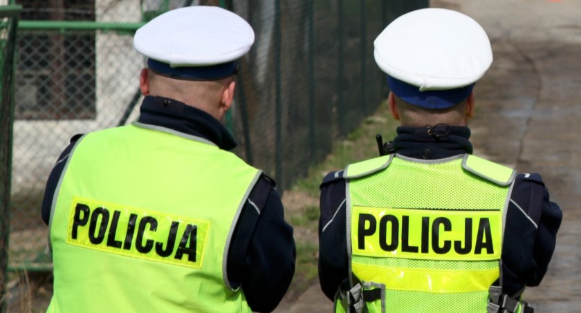 Kolizja w Gołubiu. Jazdę zakończył na barierkach