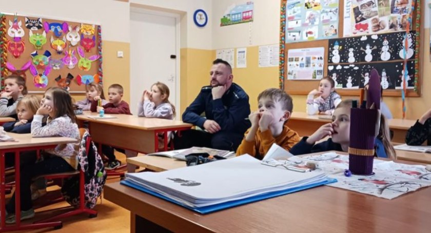 Czym jest hejt? Czy w internecie jesteśmy anonimowi? O bezpieczeństwie w sieci z najmłodszymi 