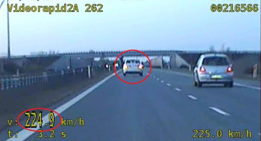 Pędził autostradą 224 km/h. 63-latek z powiatu kartuskiego poniesie słone konsekwencje