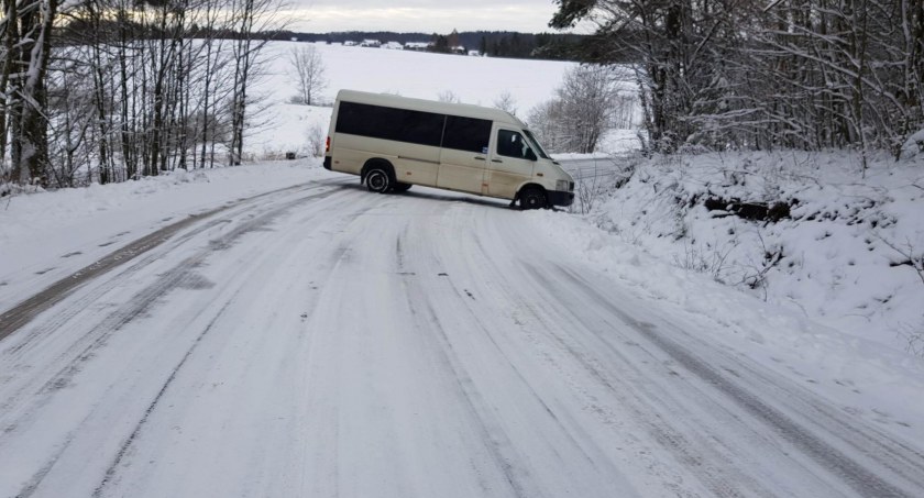 Zima zaskoczyła drogowców? Na drogach lód i śnieg
