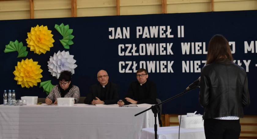 Gowidlino. IV Wojewódzki Konkurs Wiedzy o św. Janie Pawle II