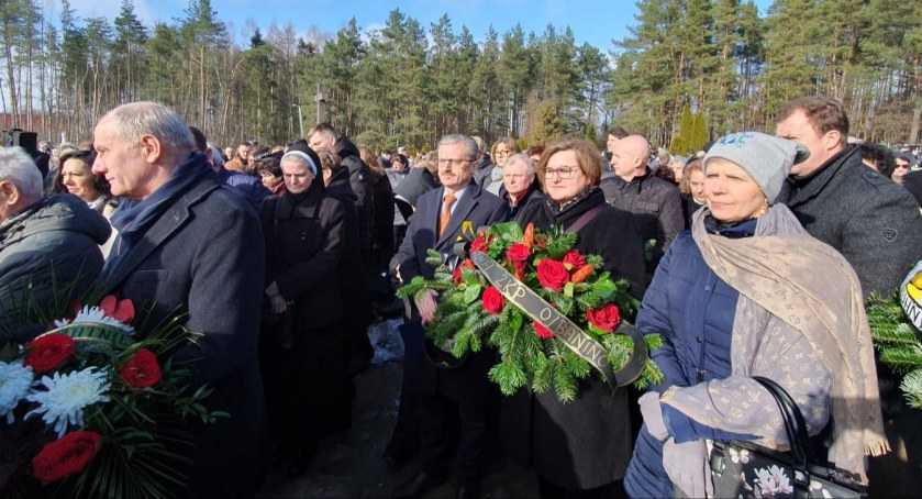 Ostatnie pożegnanie śp. ks. Romana Janczaka - pierwszego proboszcza banińskiej parafii
