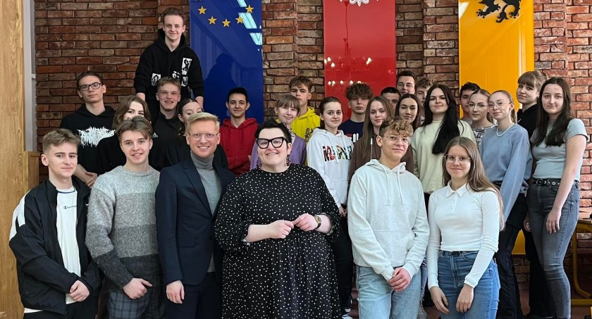 Uczniowie ze Wzgórza znów ruszają w świat!