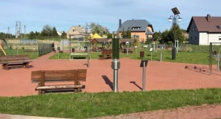 Burmistrz chce zlikwidować park w Kaliskach? Mieszkańcy protestują. Powstała petycja