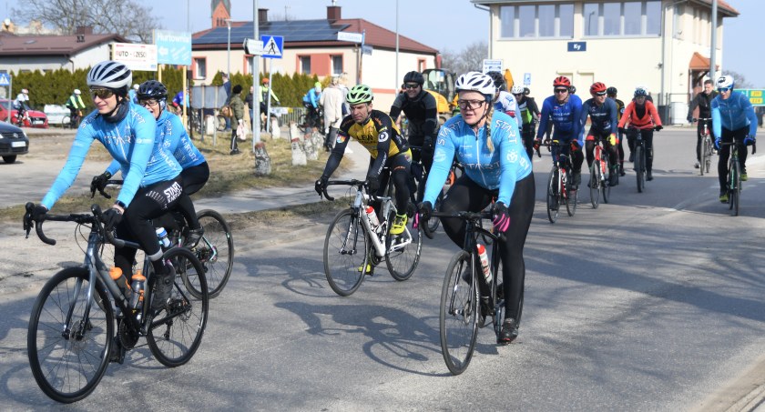 Przejechali 100 km, by uczcić 100-lecie miasta Kartuzy