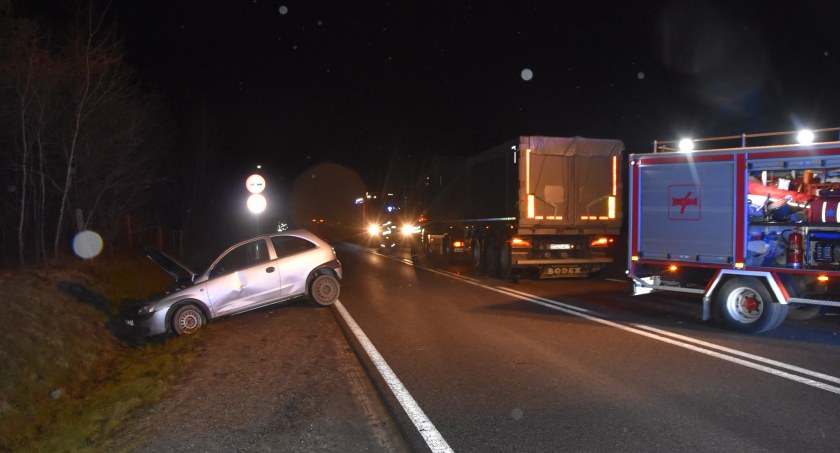 Wieżyca. Zderzenie osobówki ze Scanią na K20 - sprawca kompletnie pijany